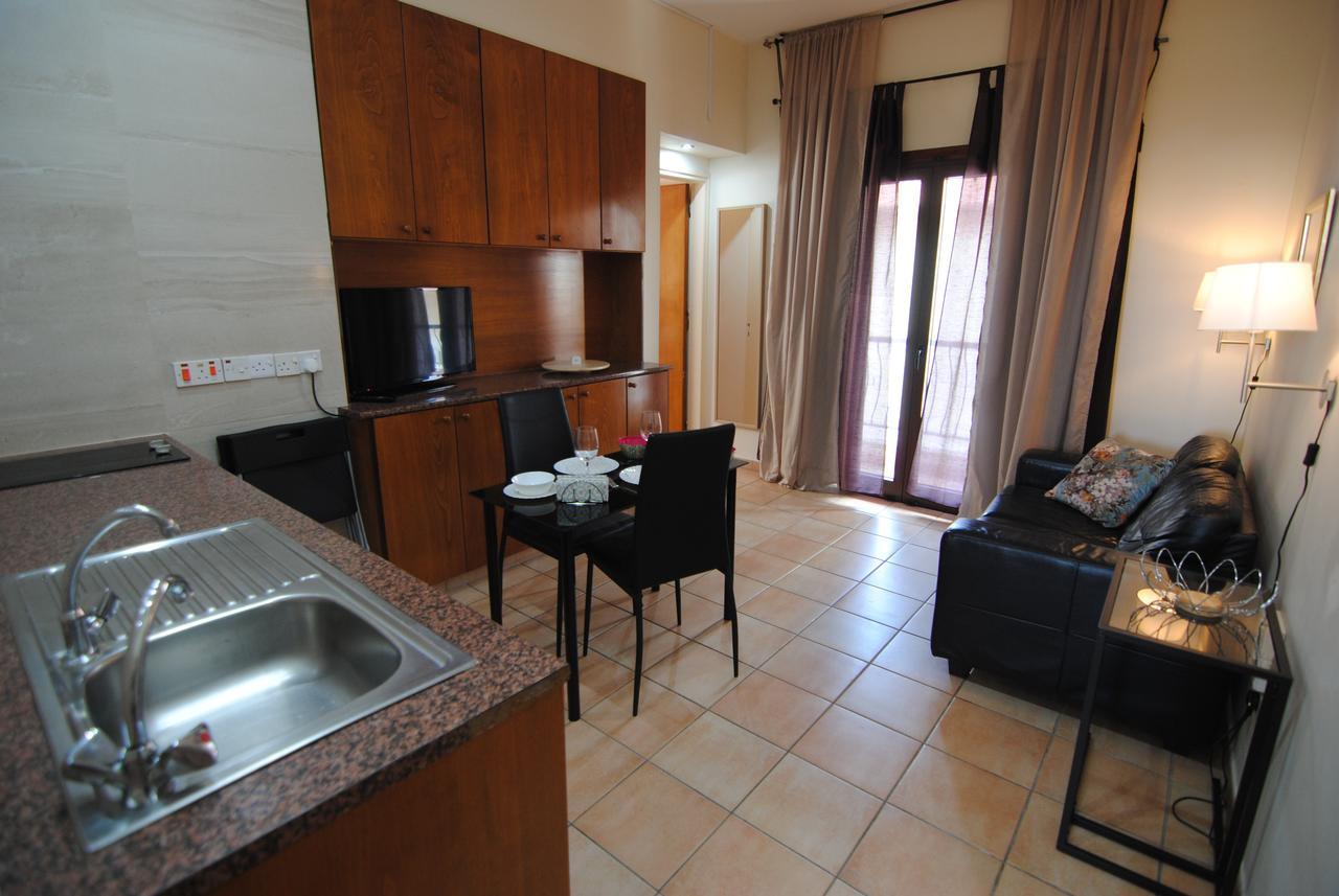 La C Daire Larnaca